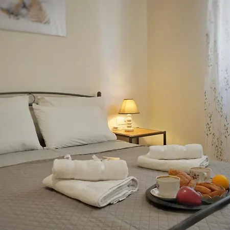 Apartment Veggera Center,petralona Station *