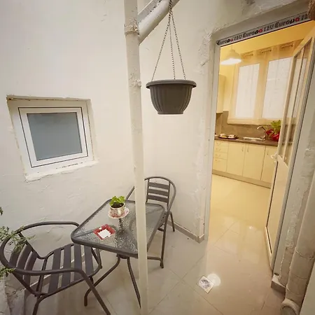 Veggera Center,petralona Station Apartment *