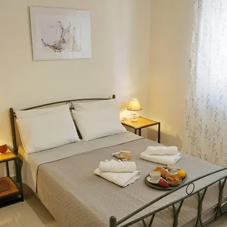Veggera Center,petralona Station Apartment